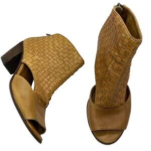 Patricia Nash Rosetta Leather Peep Toe Ankle Boot Booties Cognac Tan size 8.5